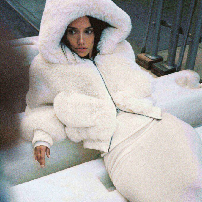 FAUX FUR ZIP UP JACKET