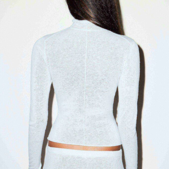 FEATHERWEIGHT CASHMERE TURTLENECK