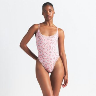 FITS EVERYBODY LACE CAMI BODYSUIT