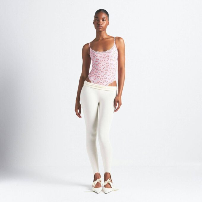 FITS EVERYBODY LACE CAMI BODYSUIT