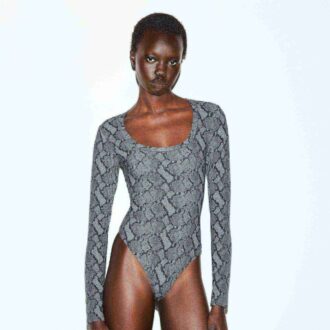 FITS EVERYBODY LONG SLEEVE SCOOP BODYSUIT