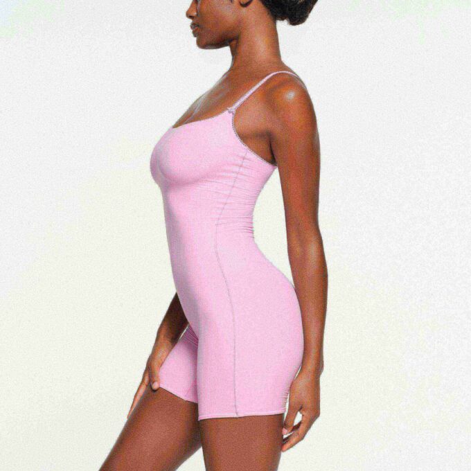 FITS EVERYBODY PICOT ONESIE