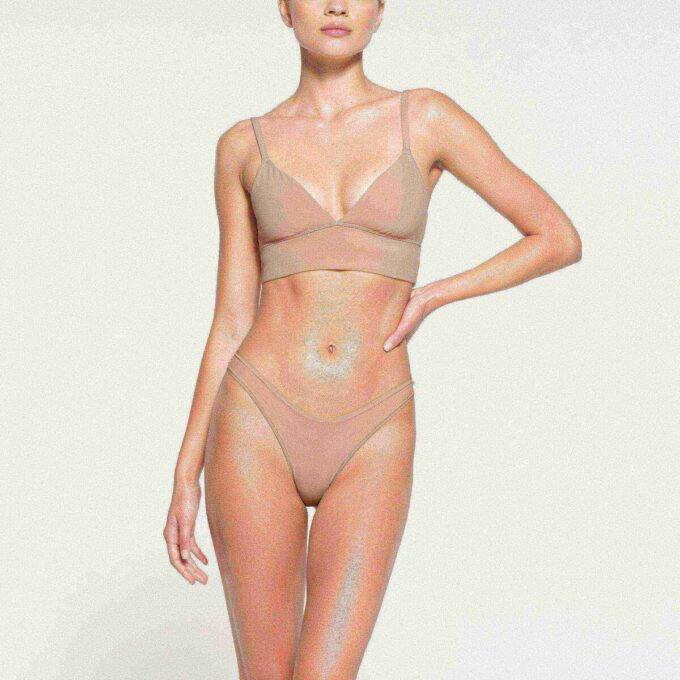 FITS EVERYBODY TRIANGLE LONGLINE BRALETTE