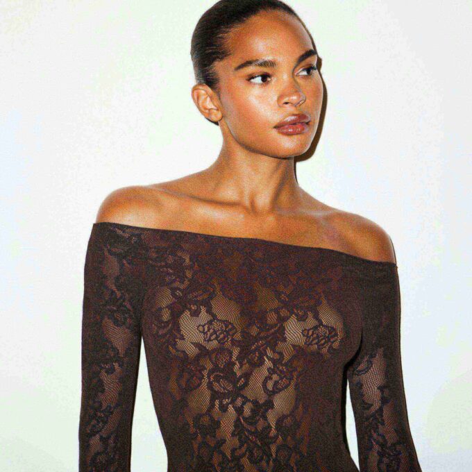 KNIT LACE BOATNECK TOP