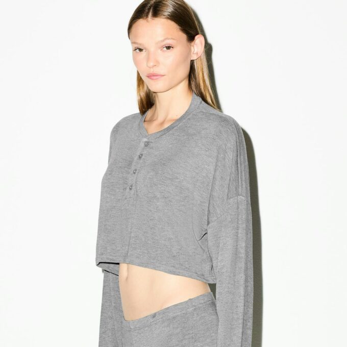 LIGHTWEIGHT MODAL CROPPED HENLEY