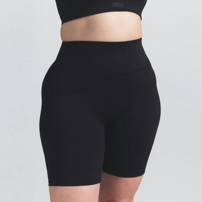 NikeSKIMS MATTE 7″ BIKER SHORT