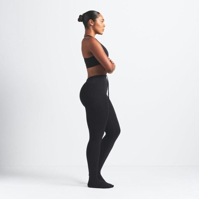 NikeSKIMS MATTE FOOTSIE GRIP LEGGING