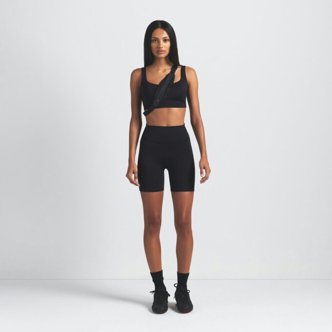 NikeSKIMS MATTE SCOOP NECK BRA