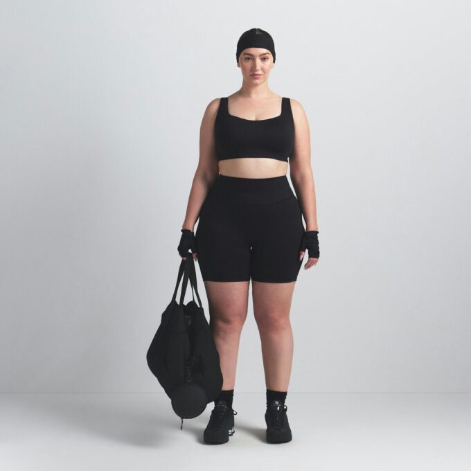 NikeSKIMS MATTE SCOOP NECK BRA