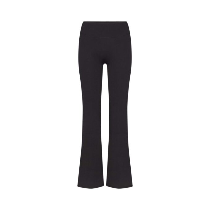 NikeSKIMS MATTE SLIM FLARE LEGGING