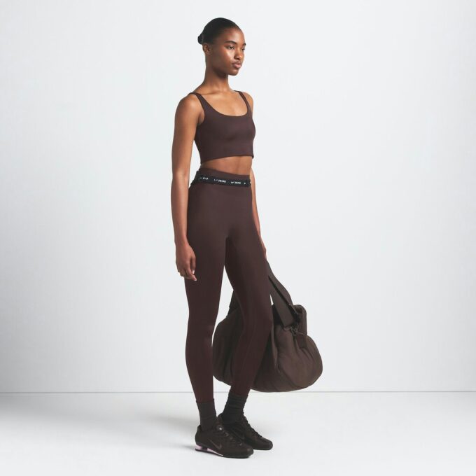 NikeSKIMS SHINE BONDED WAIST 26″ LEGGING