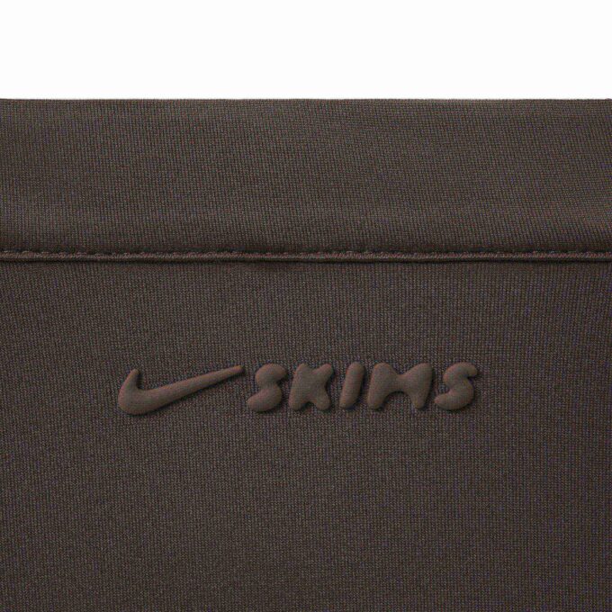 NikeSKIMS SHINE V-LINE 26″ LEGGING