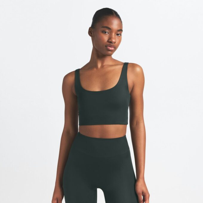 NikeSKIMS SHINE SCOOP NECK BRA TOP