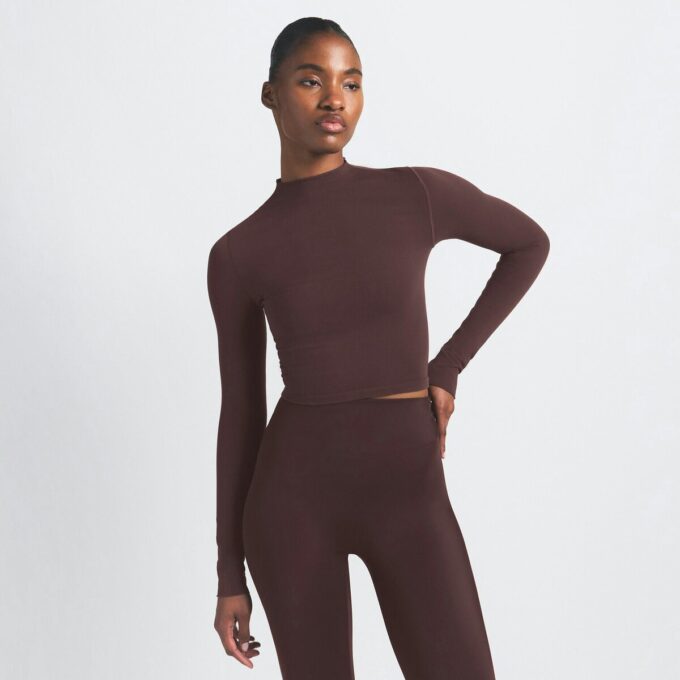 NikeSKIMS VINTAGE SEAMLESS MOCK NECK CROP TOP