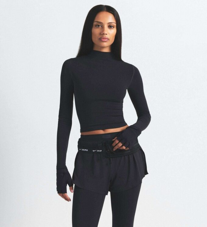 NikeSKIMS VINTAGE SEAMLESS MOCK NECK CROP TOP