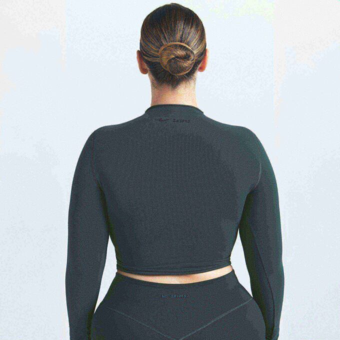 NikeSKIMS VINTAGE SEAMLESS MOCK NECK CROP TOP