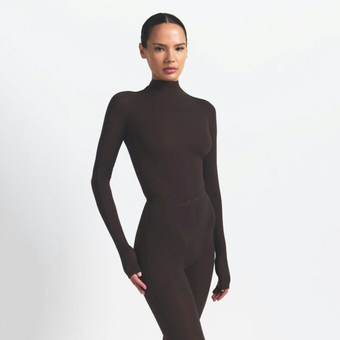 NikeSKIMS WEIGHTLESS LAYERS MOCK NECK LONG SLEEVE TOP