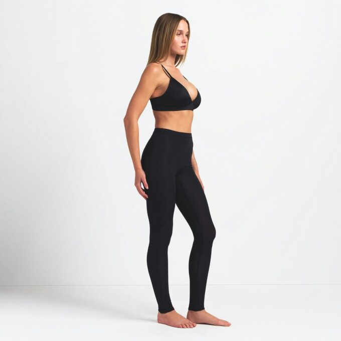 NikeSKIMS WEIGHTLESS LAYERS V-LINE 26″ LEGGING