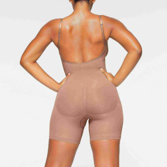 SEAMLESS SCULPT LOW BACK MID THIGH BODYSUIT