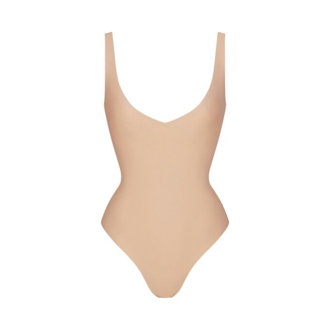 SKIMS BODY UNLINED PLUNGE THONG BODYSUIT