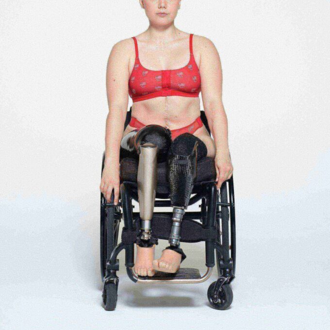 SKIMS FOR TEAM USA FITS EVERYBODY ADAPTIVE PARALYMPIC SCOOP BRALETTE