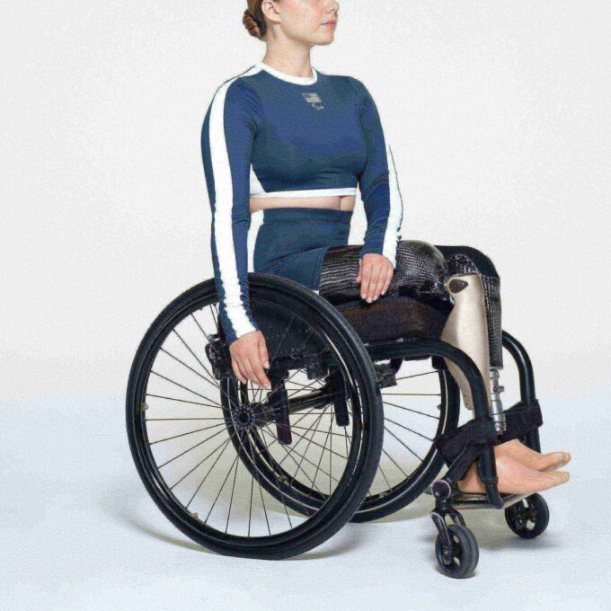 SKIMS FOR TEAM USA SIGNATURE SWIM PARALYMPIC LONG SLEEVE CROPPED T-SHIRT