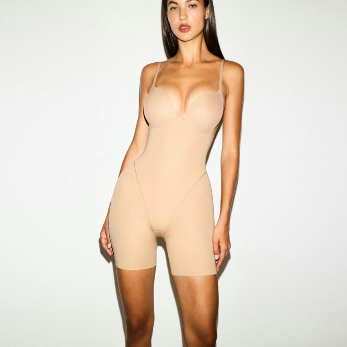 SKIMS ULTIMATE BODY BUTT AND HIP ENHANCING MID THIGH BODYSUIT