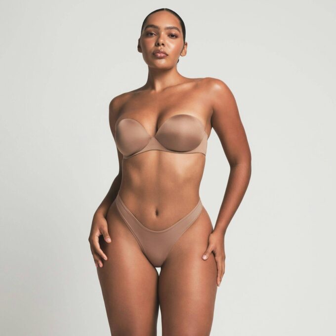 SKIMS ULTIMATE STRAPLESS PUSH-UP BRA