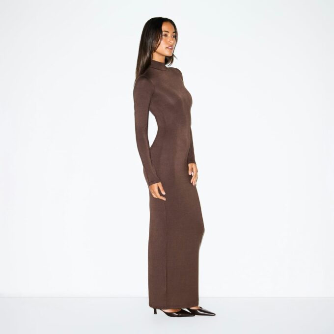 SMOOTH LAYERS TURTLENECK LONG DRESS