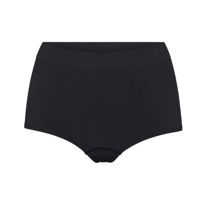 SOFT SMOOTHING SEAMLESS BOY SHORT