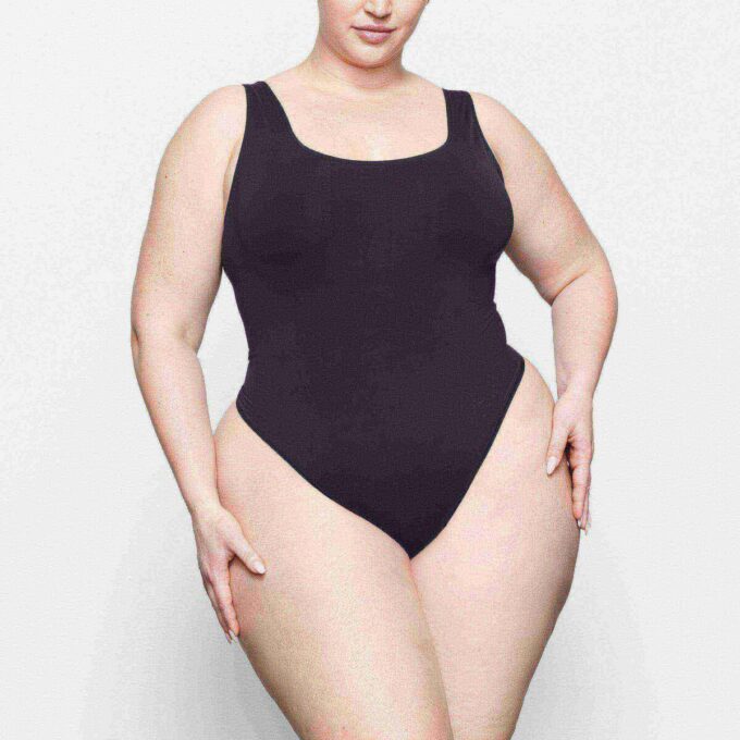 SOFT SMOOTHING SEAMLESS THONG BODYSUIT