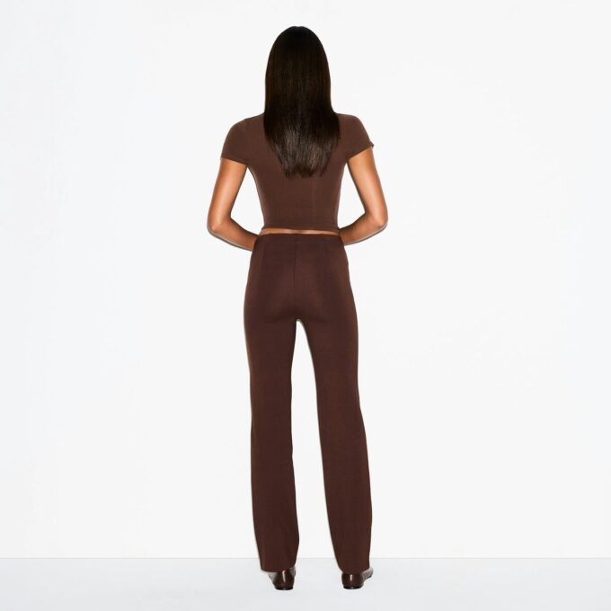 THE ESSENTIAL COLLECTION HIGH-WAISTED PINTUCK STRAIGHT LEG PANT THE ESSENTIAL COLLECTION HIGH-WAISTED PINTUCK STRAIGHT LEG PANT