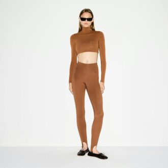 THE ESSENTIAL COLLECTION HIGH-WAISTED STIRRUP LEGGING