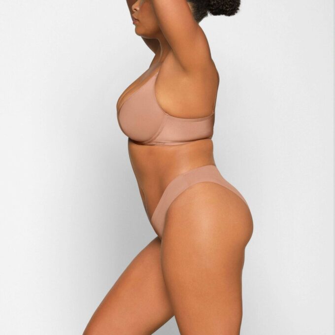 WEIGHTLESS SCOOP BRA